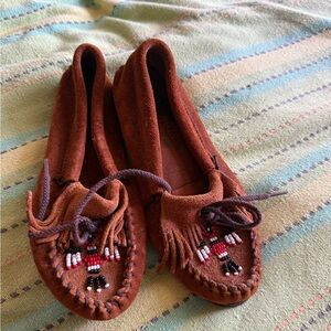 minnetonka thunderbird moccasin